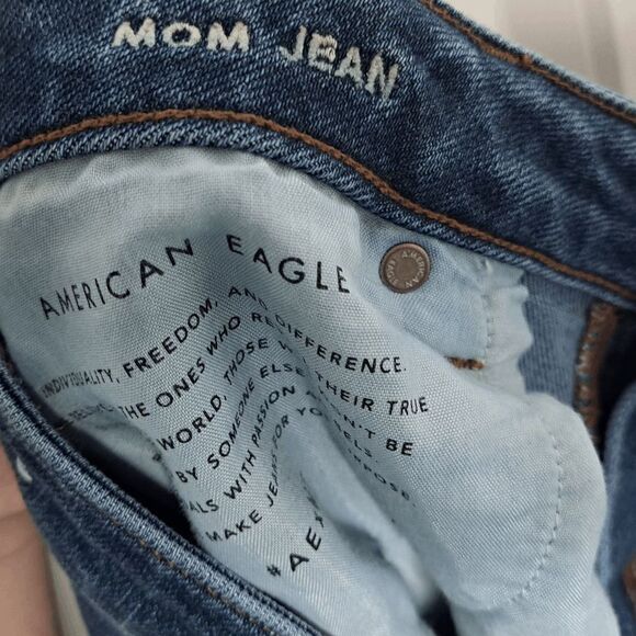 American Eagle Mom Jeans size 10 Regular - Picture 6 of 7